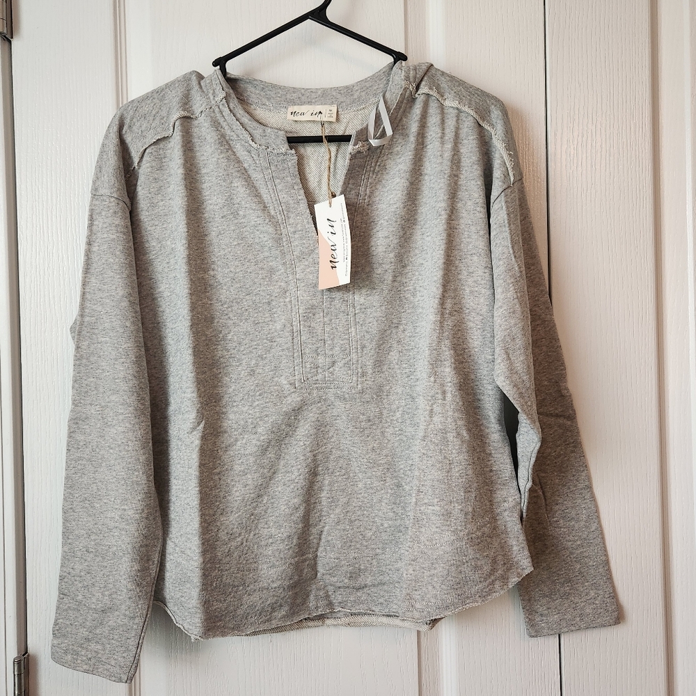 New In Sweater - Picture 1 of 3